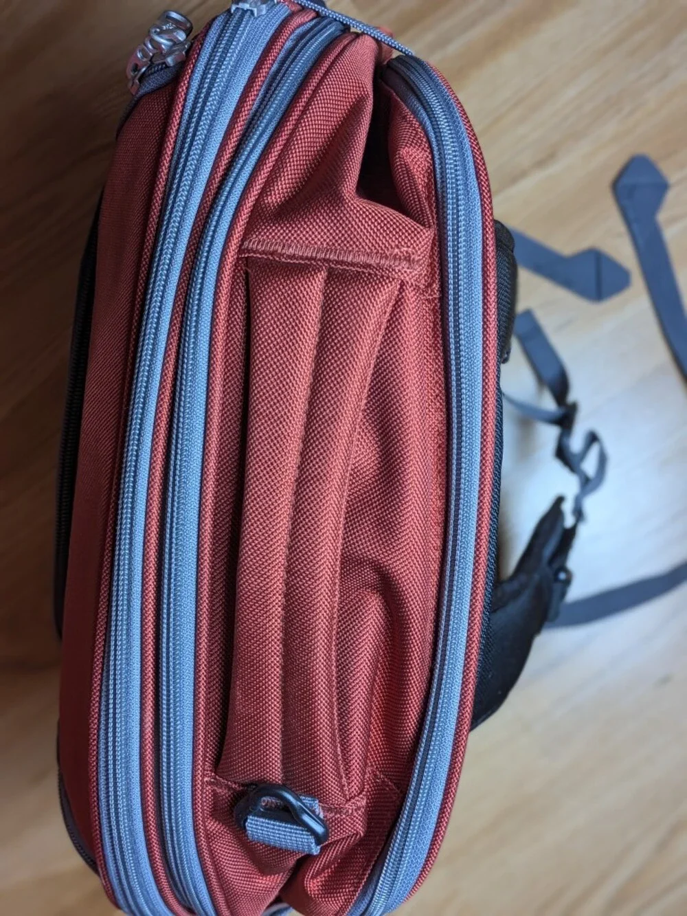 eBags TLS Mother Lode Weekender Convertible – Orange Red – NWOT
